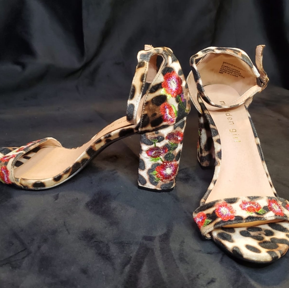Madden Girl Women's Behave sandals in leopard print with embroidery. Size 7